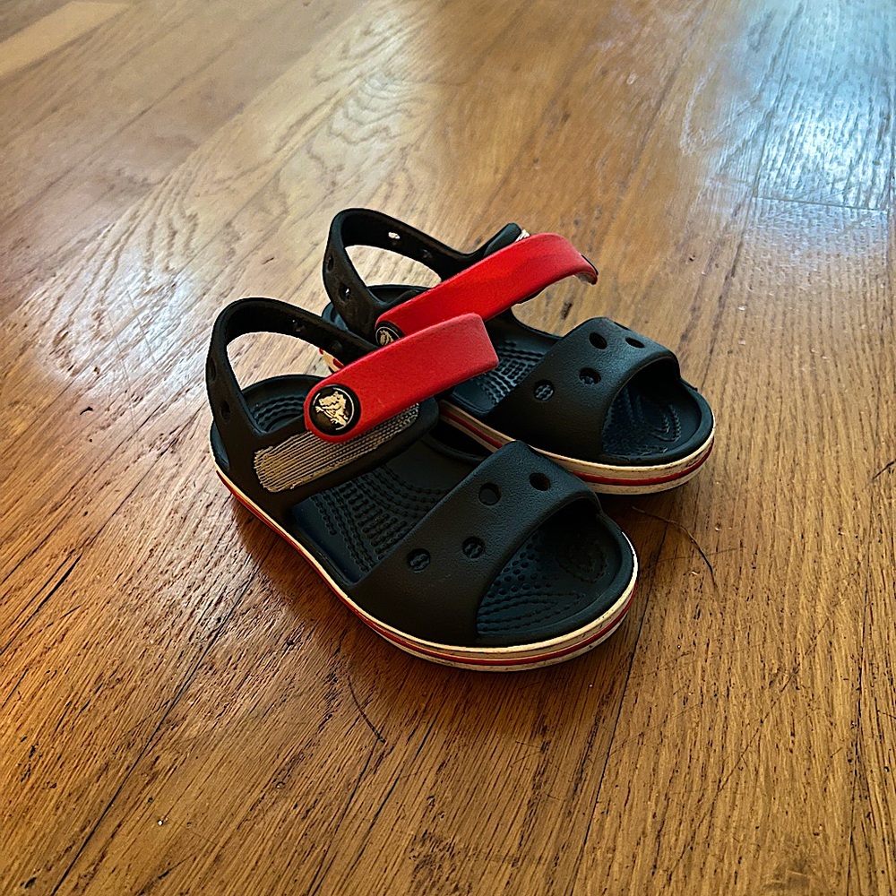 Toddler crocs sandals in great condition size 6